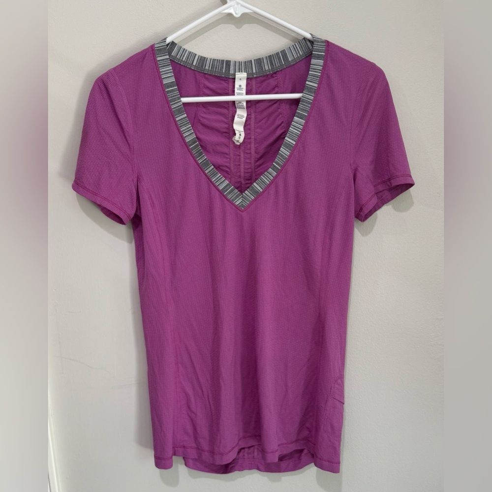 Lululemon Run Energy V-Neck Short Sleeve Shirt